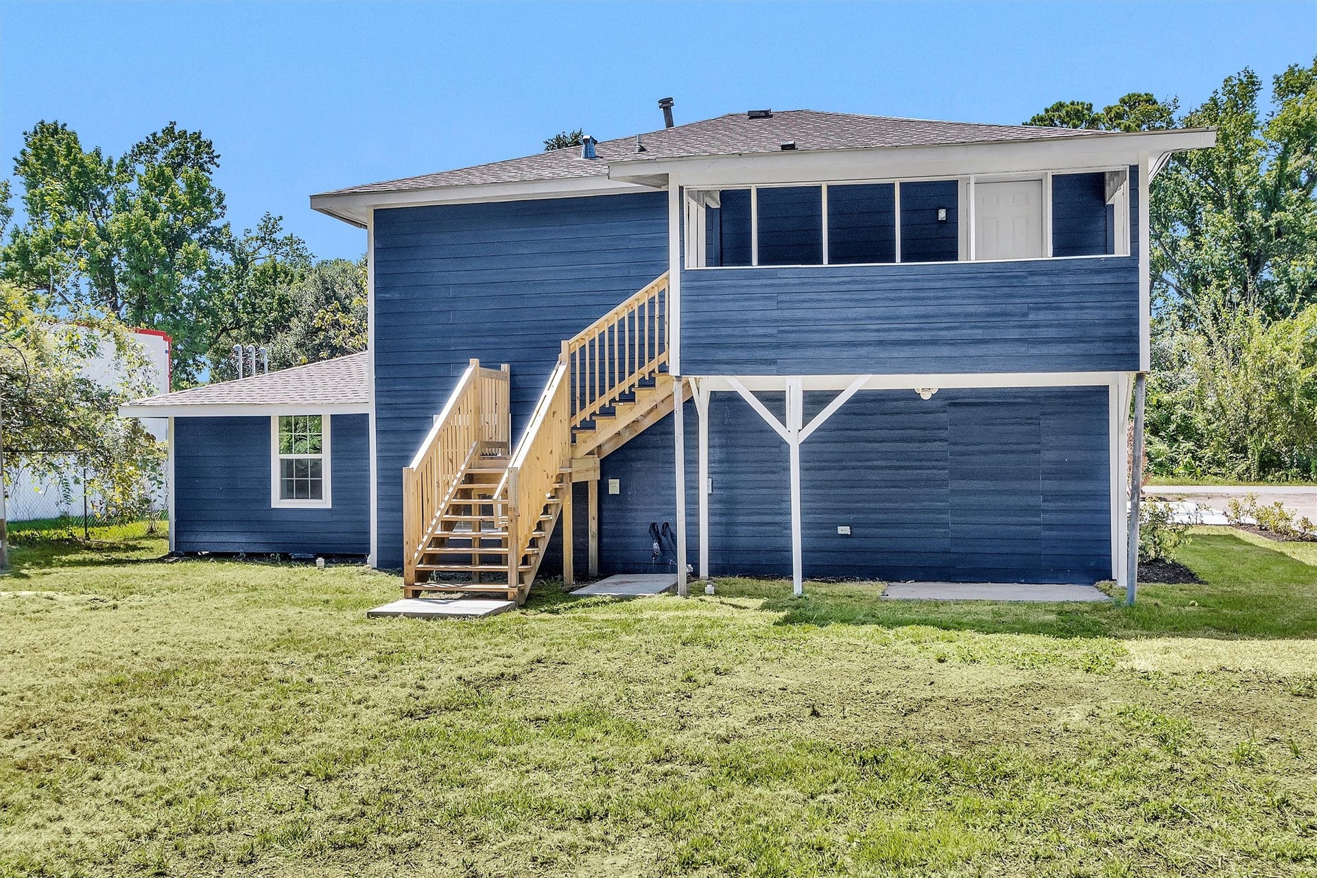 16016 Green Manor Drive, Houston, TX 77396 Unit C- 3 bedrooms, 1 baths.