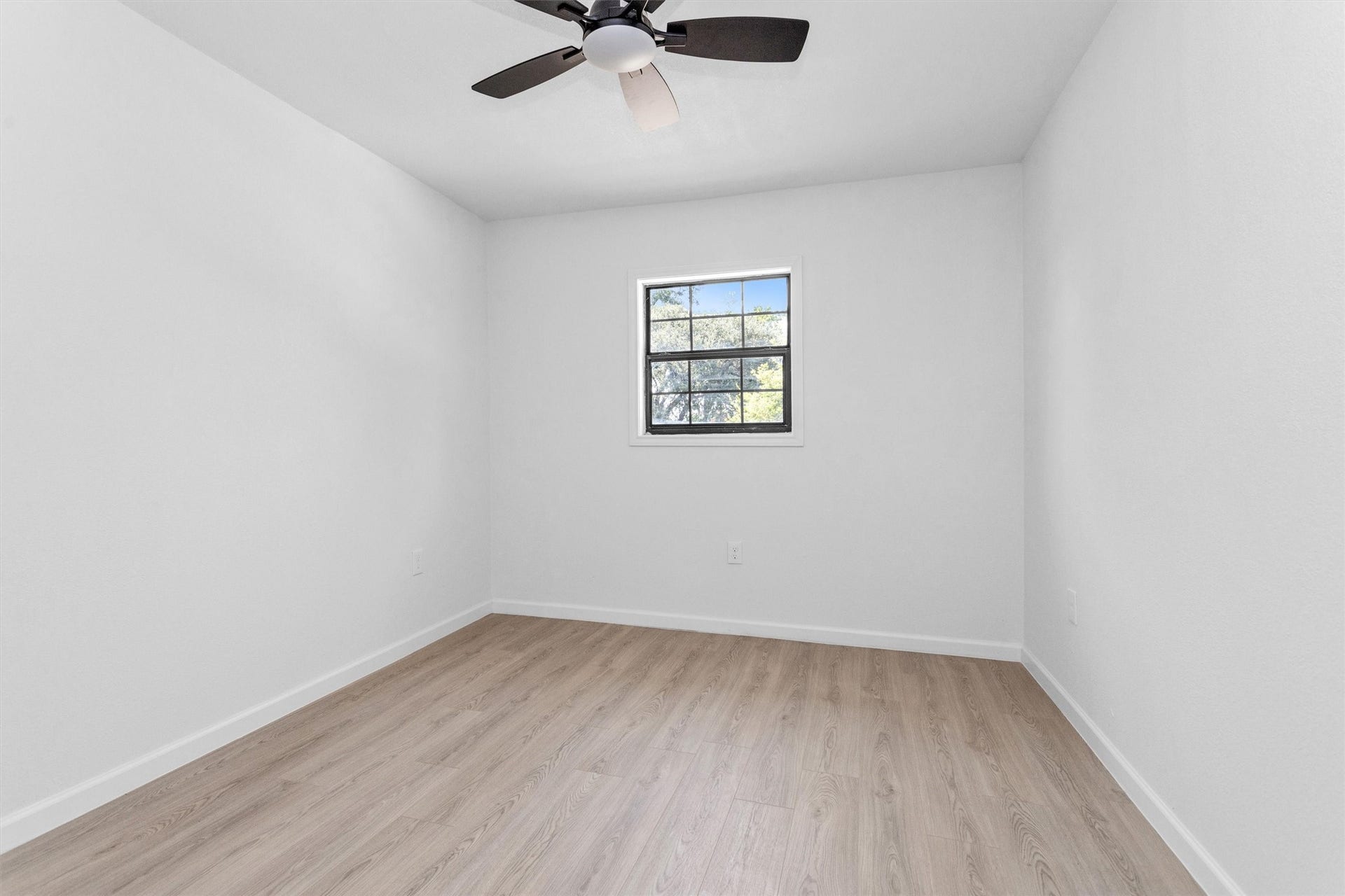 16016 Green Manor Drive, Houston, TX 77396 unit c bedroom 3