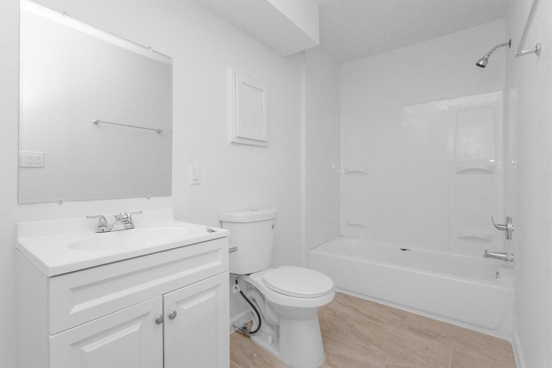 16016 Green Manor Drive, Houston, TX 77396 1 of 2 bathrooms in unit D