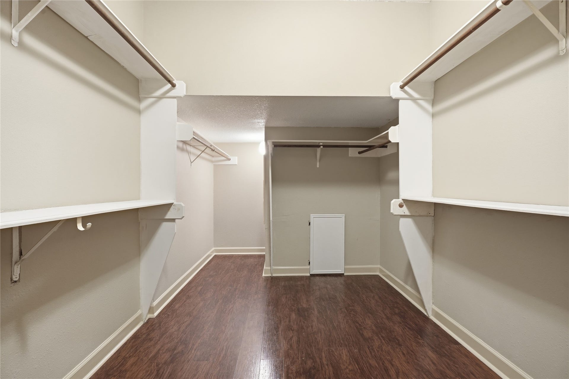 708 Bayou Crest Circle, Dickinson, TX 77539 Primary closet