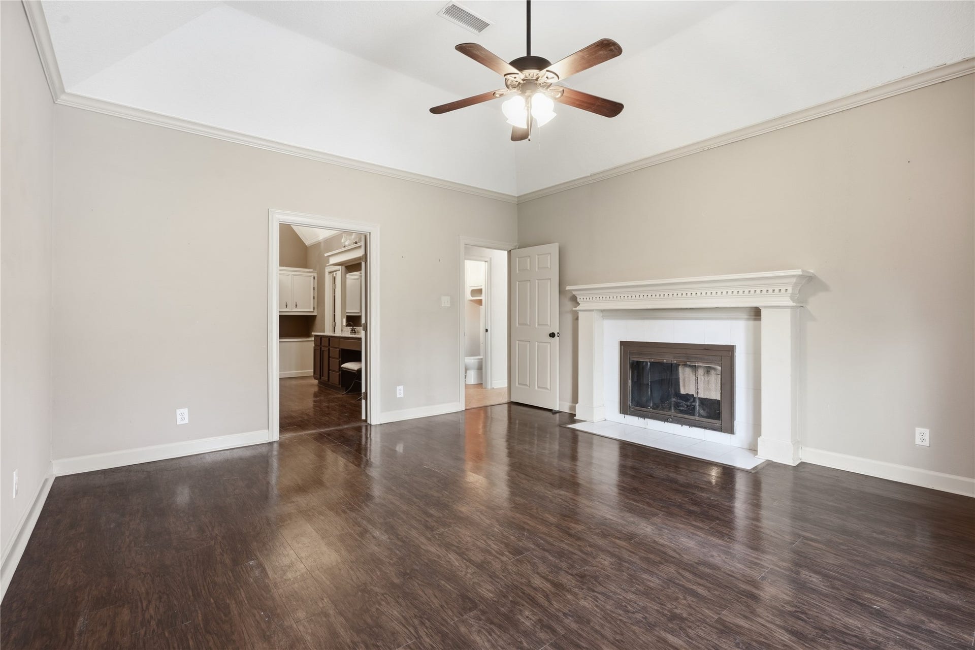 708 Bayou Crest Circle, Dickinson, TX 77539 Primary Bedroom