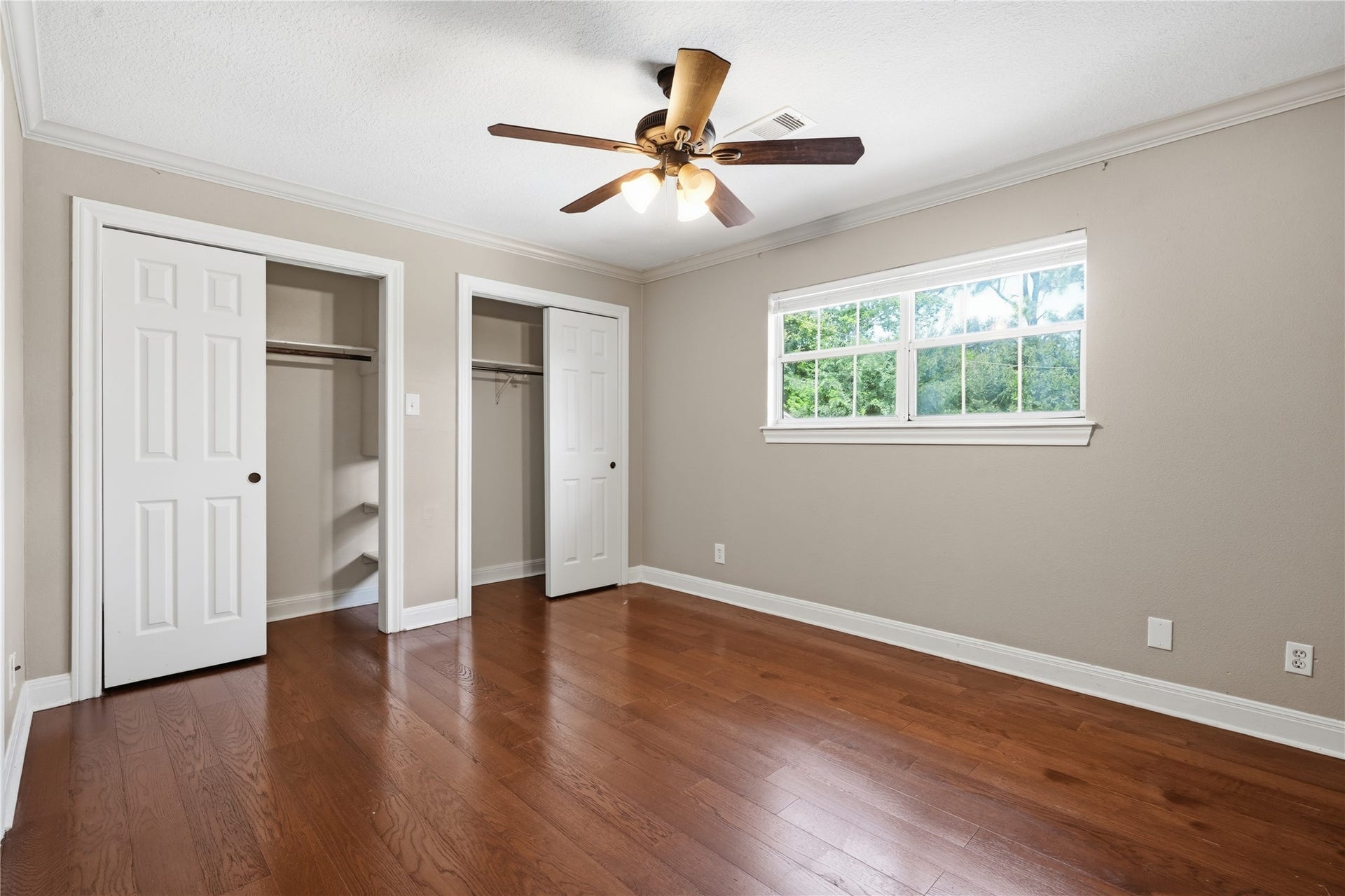 708 Bayou Crest Circle, Dickinson, TX 77539 Bedroom 3