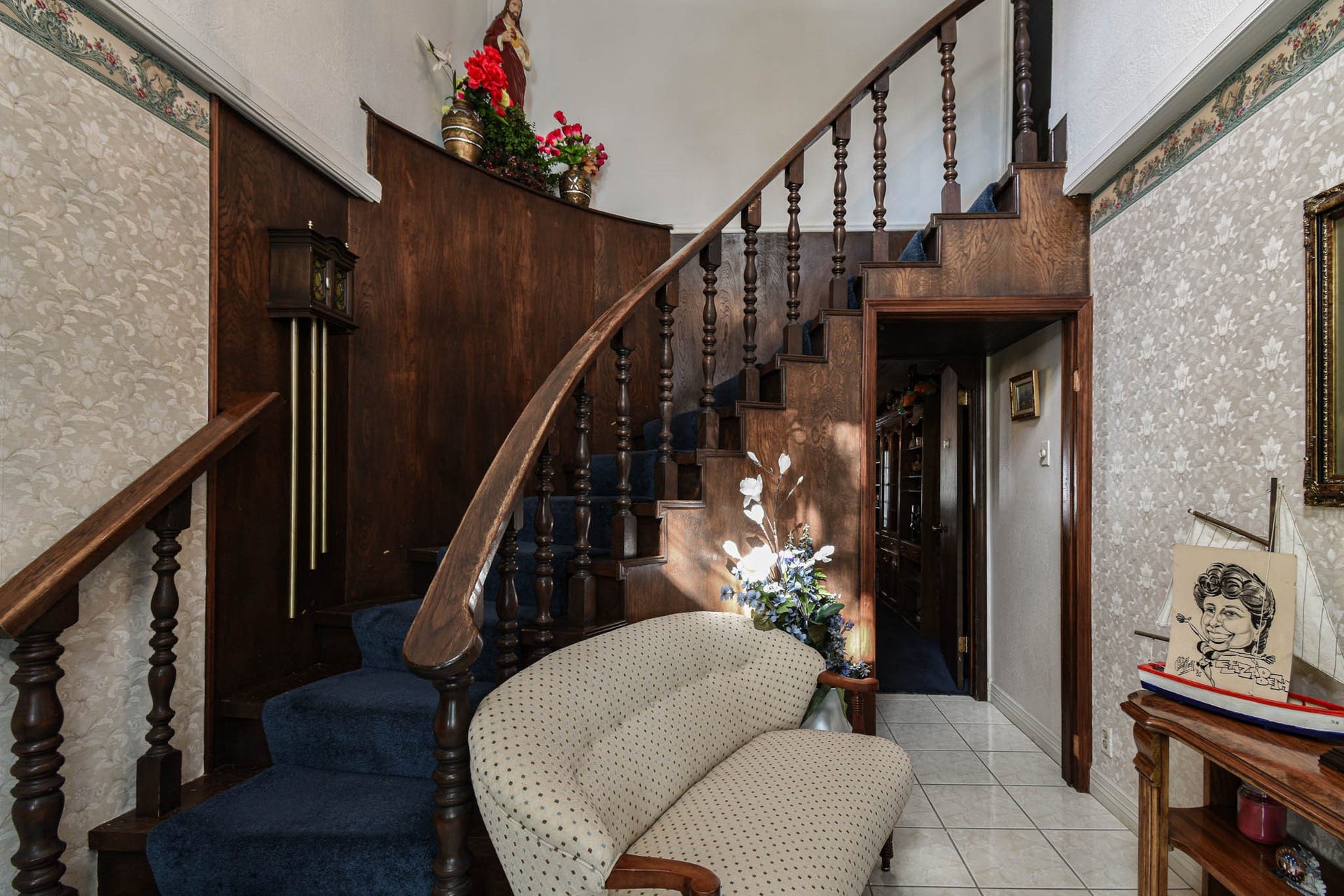 4503 Allen Genoa Road, Pasadena, TX 77504 BEAUTIFUL CURVED WOOD STAIRWAY IN THE ENTRY