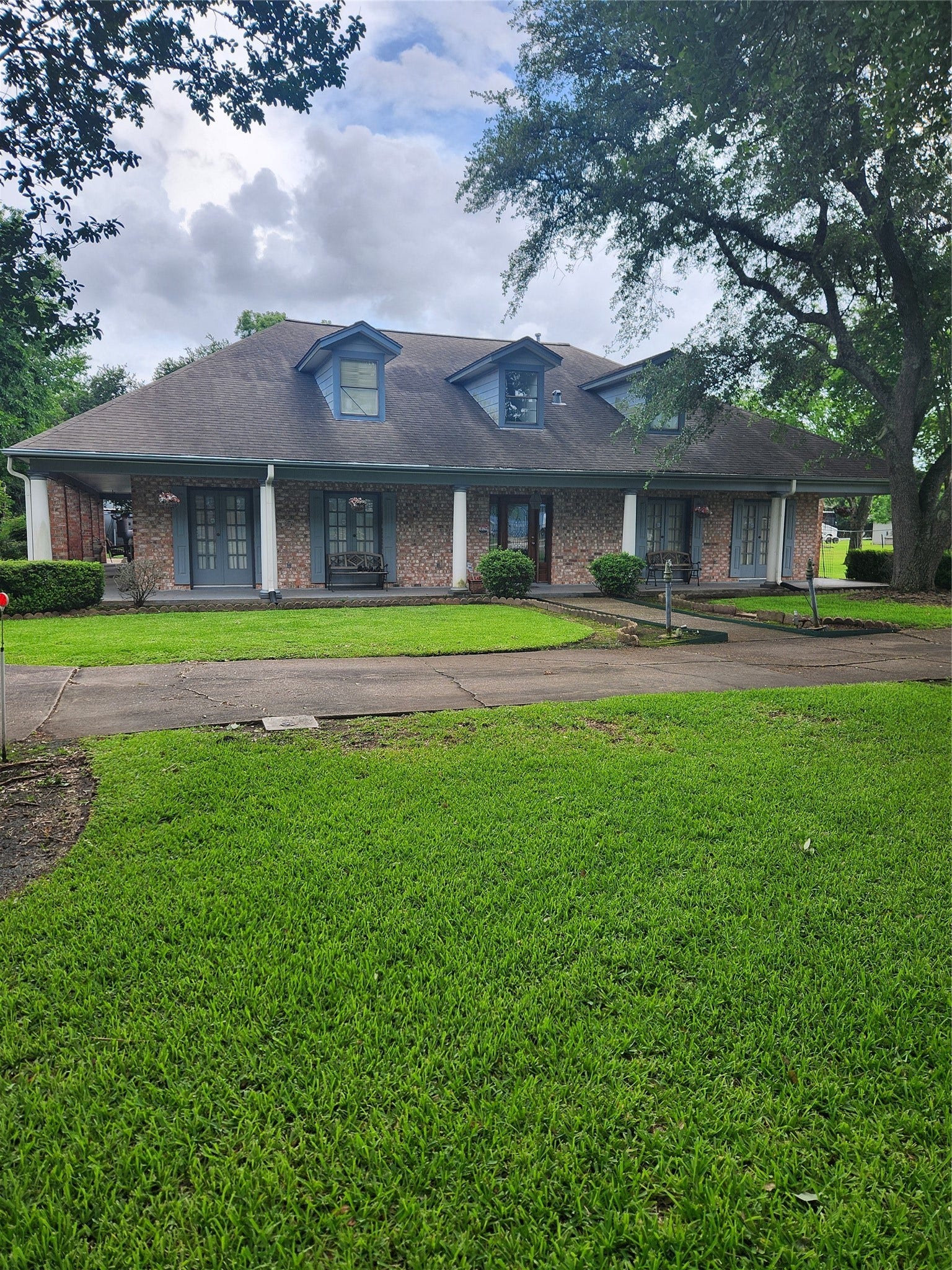 4503 Allen Genoa Road, Pasadena, TX 77504 CLOSER VIEW OF THE HOME