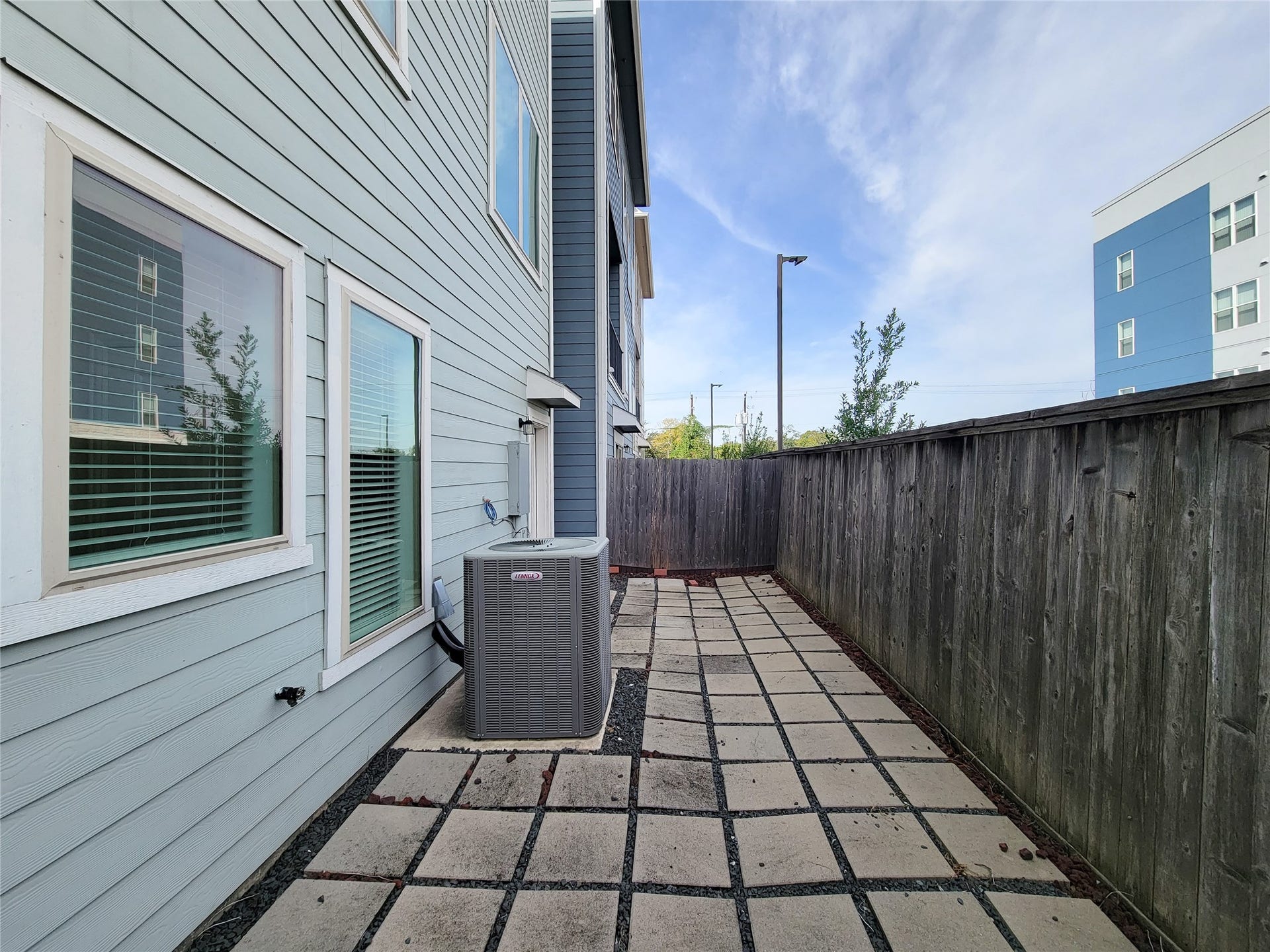 11022 Mikula Drive, Houston, TX 77043 11022 Mikula Drive, Houston, TX 77043