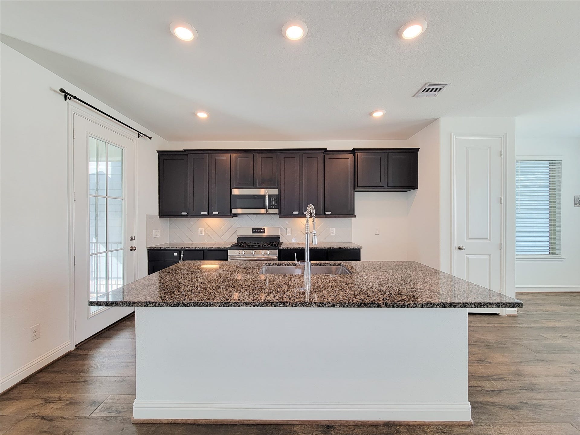 11022 Mikula Drive, Houston, TX 77043 11022 Mikula Drive, Houston, TX 77043