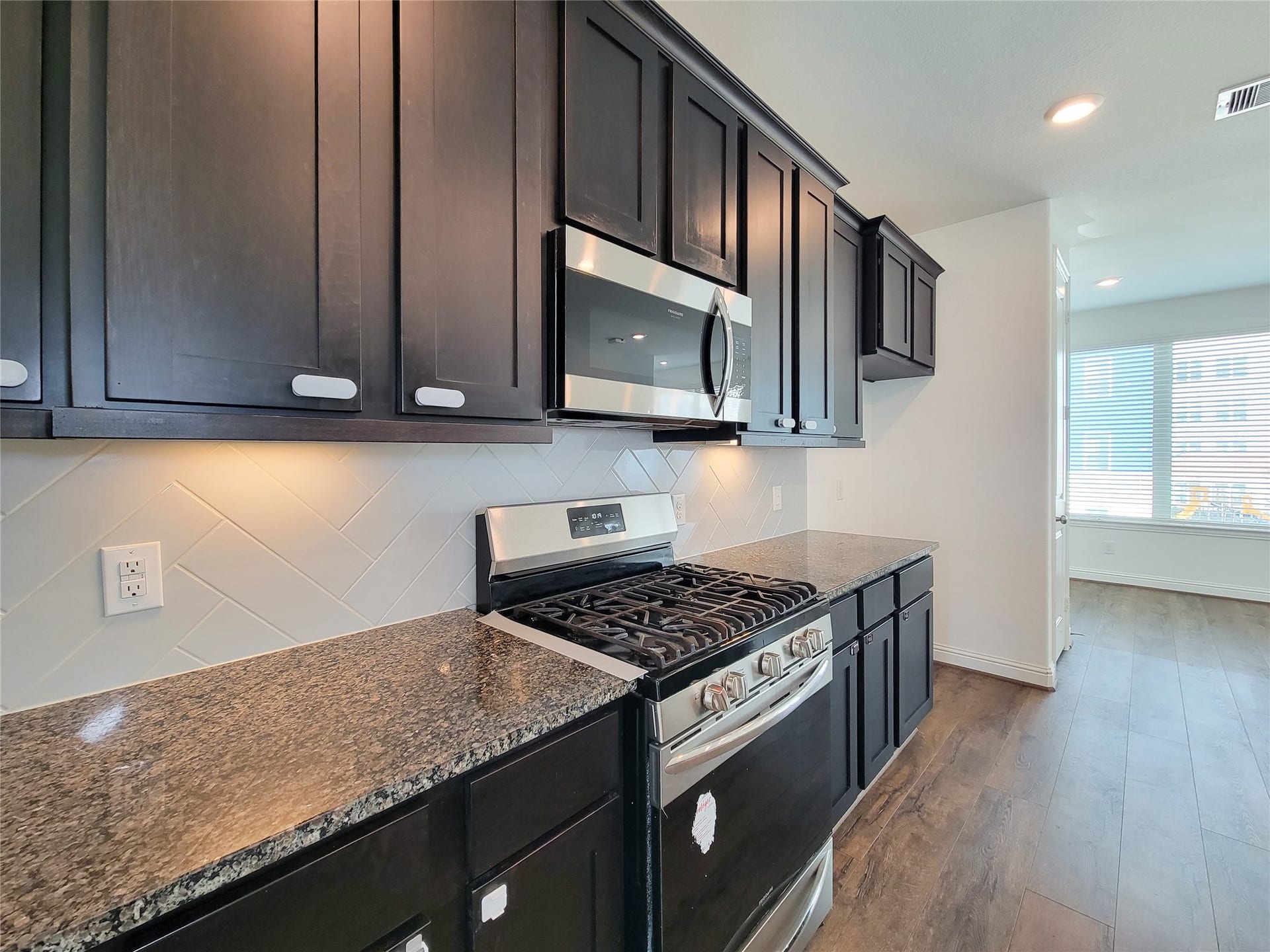 11022 Mikula Drive, Houston, TX 77043 11022 Mikula Drive, Houston, TX 77043