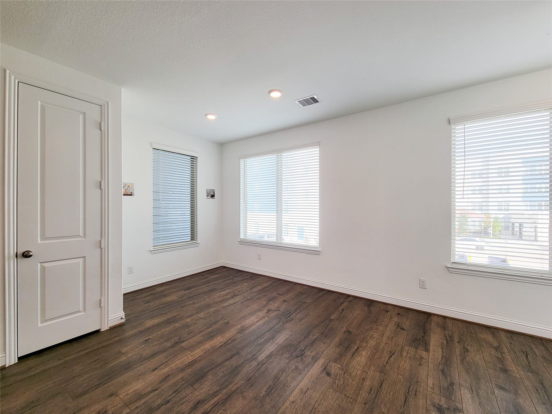 11022 Mikula Drive, Houston, TX 77043 11022 Mikula Drive, Houston, TX 77043