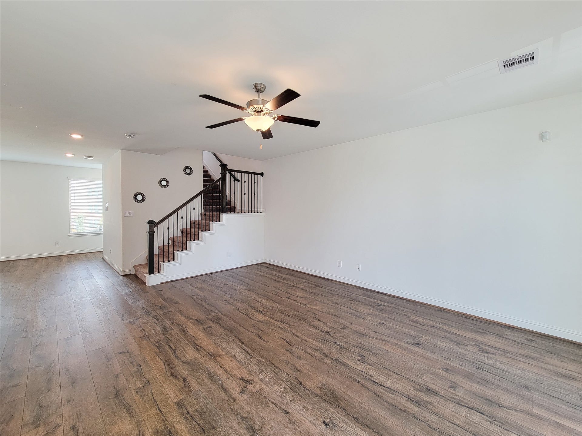11022 Mikula Drive, Houston, TX 77043 11022 Mikula Drive, Houston, TX 77043