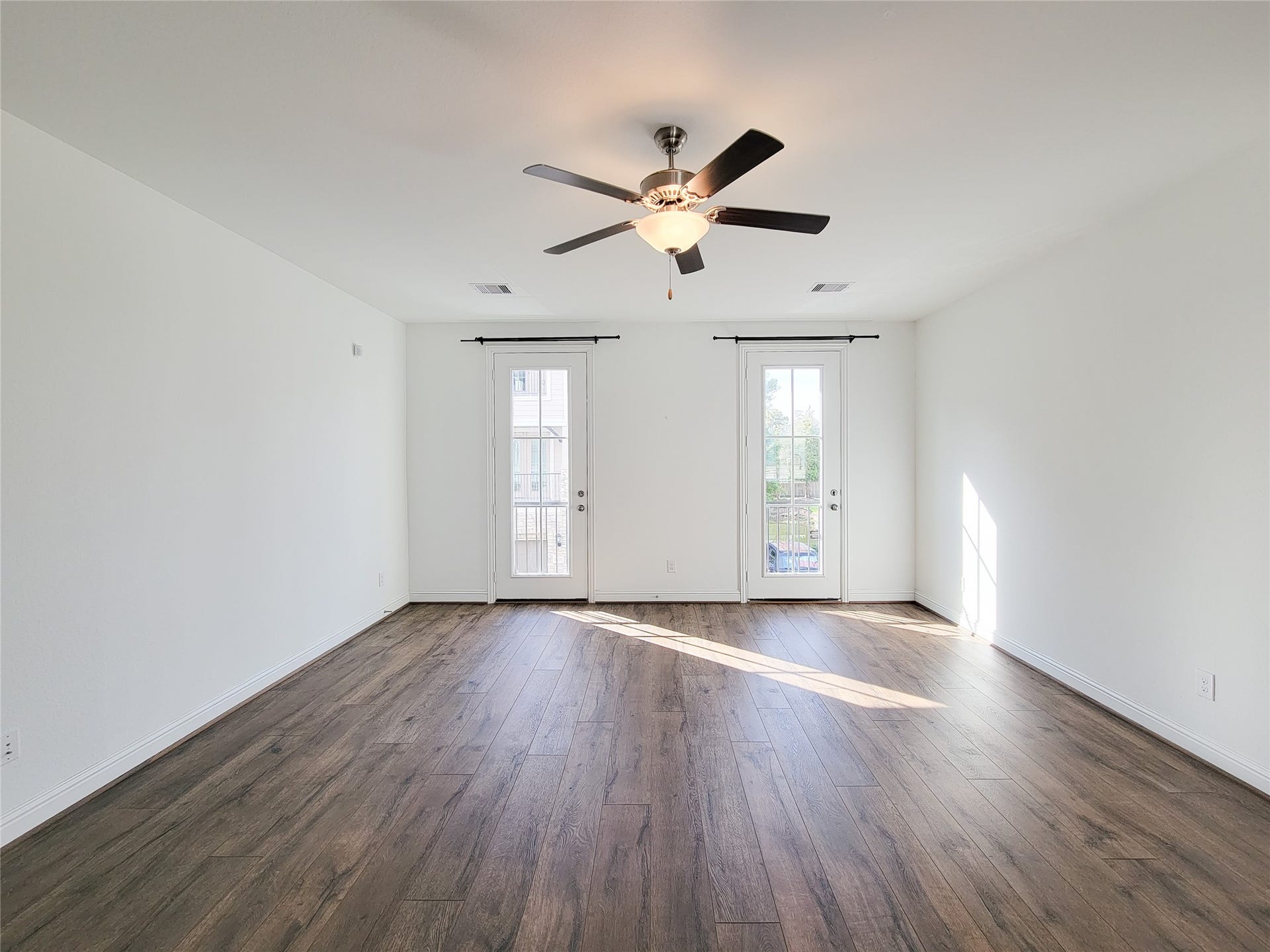 11022 Mikula Drive, Houston, TX 77043 11022 Mikula Drive, Houston, TX 77043