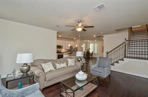 11022 Mikula Drive, Houston, TX 77043 11022 Mikula Drive, Houston, TX 77043