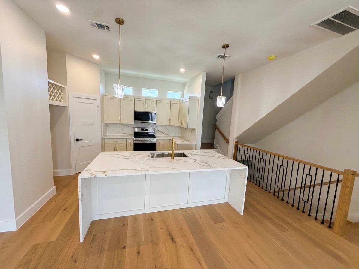 102 Sylvester Road, #C, Houston, TX 77009 102 Sylvester Road, #C, Houston, TX 77009