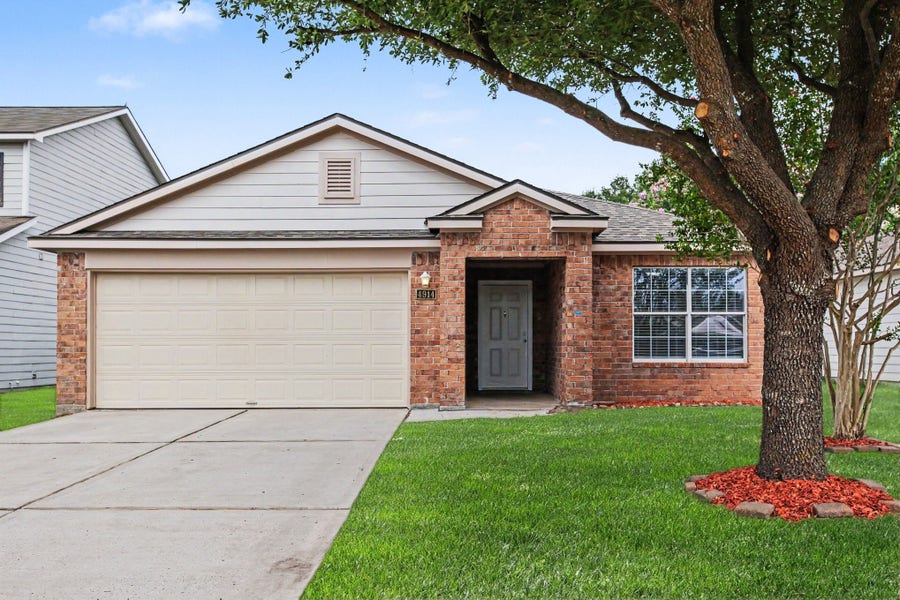 Property photo for 4914 Comal River Loop, Spring, TX