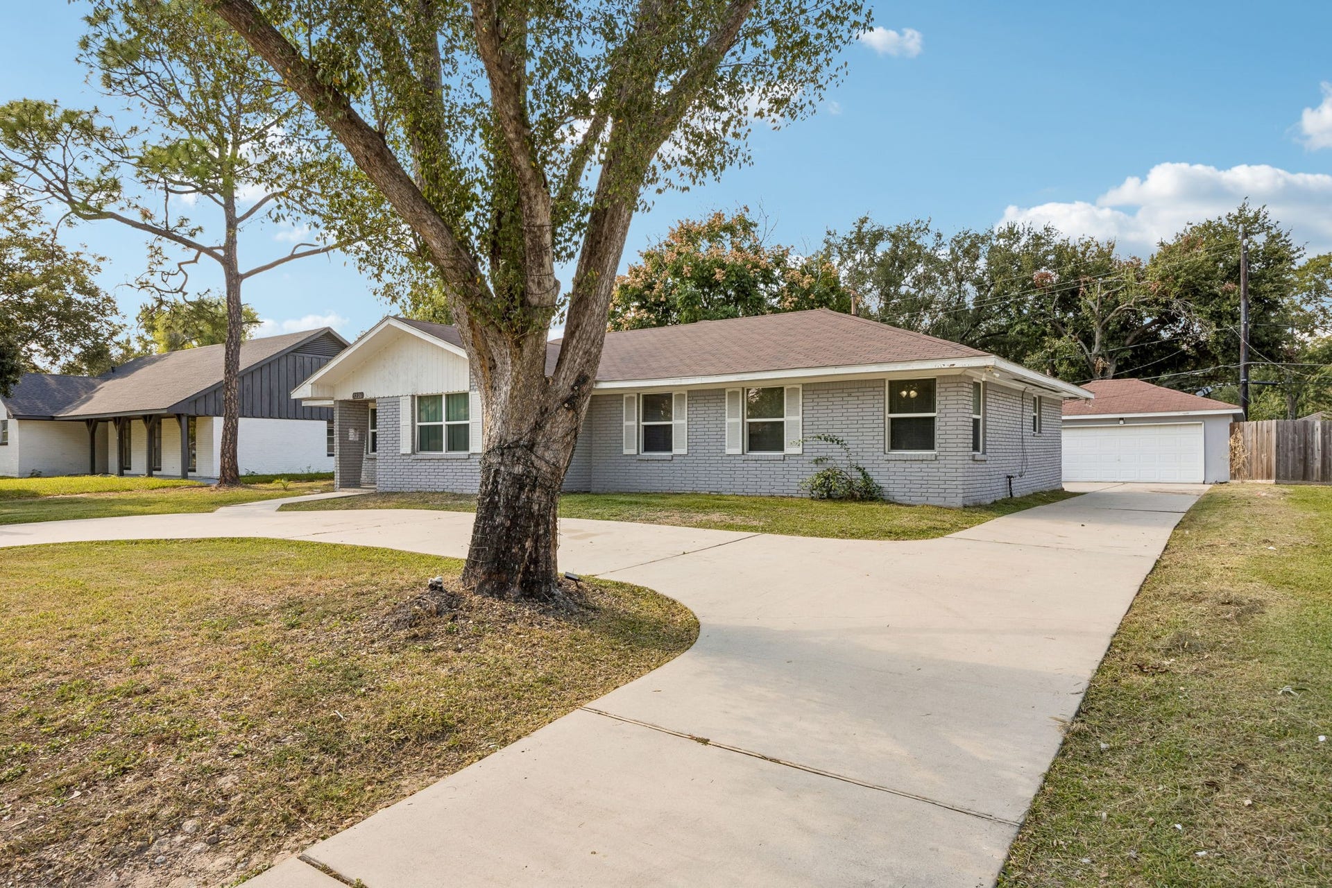 5226 W Bellfort Avenue, Houston, TX 77035 5226 W Bellfort Avenue, Houston, TX 77035