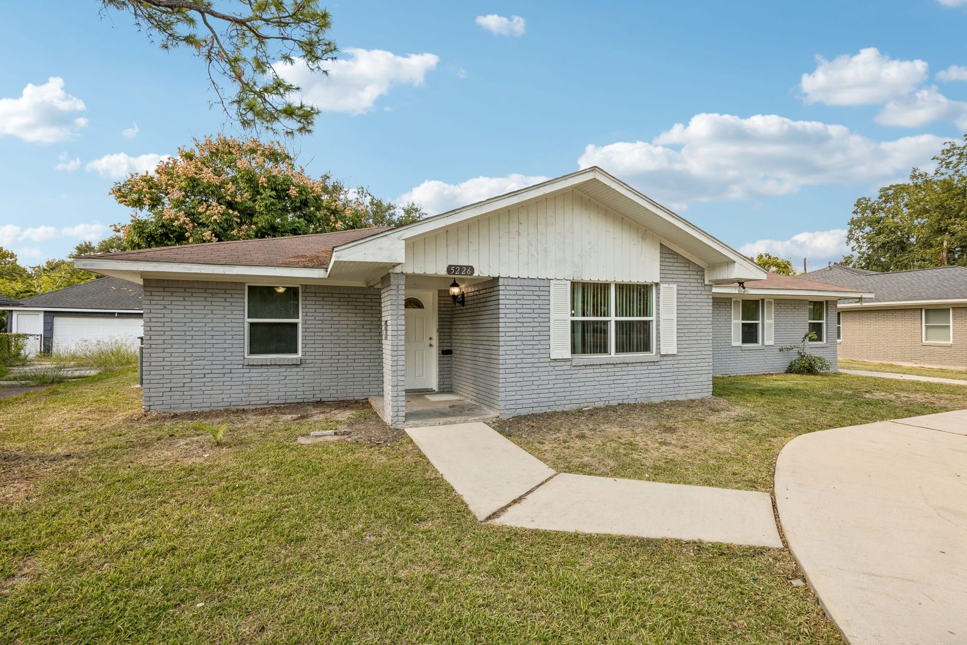5226 W Bellfort Avenue, Houston, TX 77035 5226 W Bellfort Avenue, Houston, TX 77035