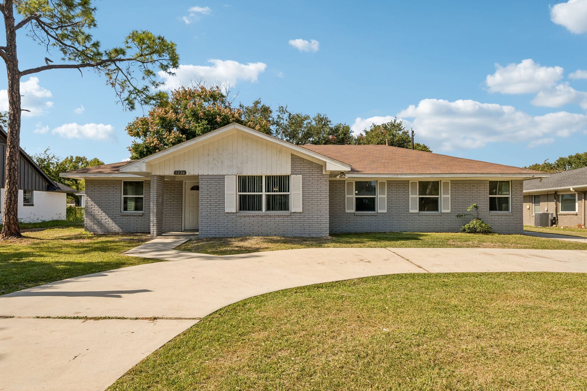 5226 W Bellfort Avenue, Houston, TX 77035 5226 W Bellfort Avenue, Houston, TX 77035
