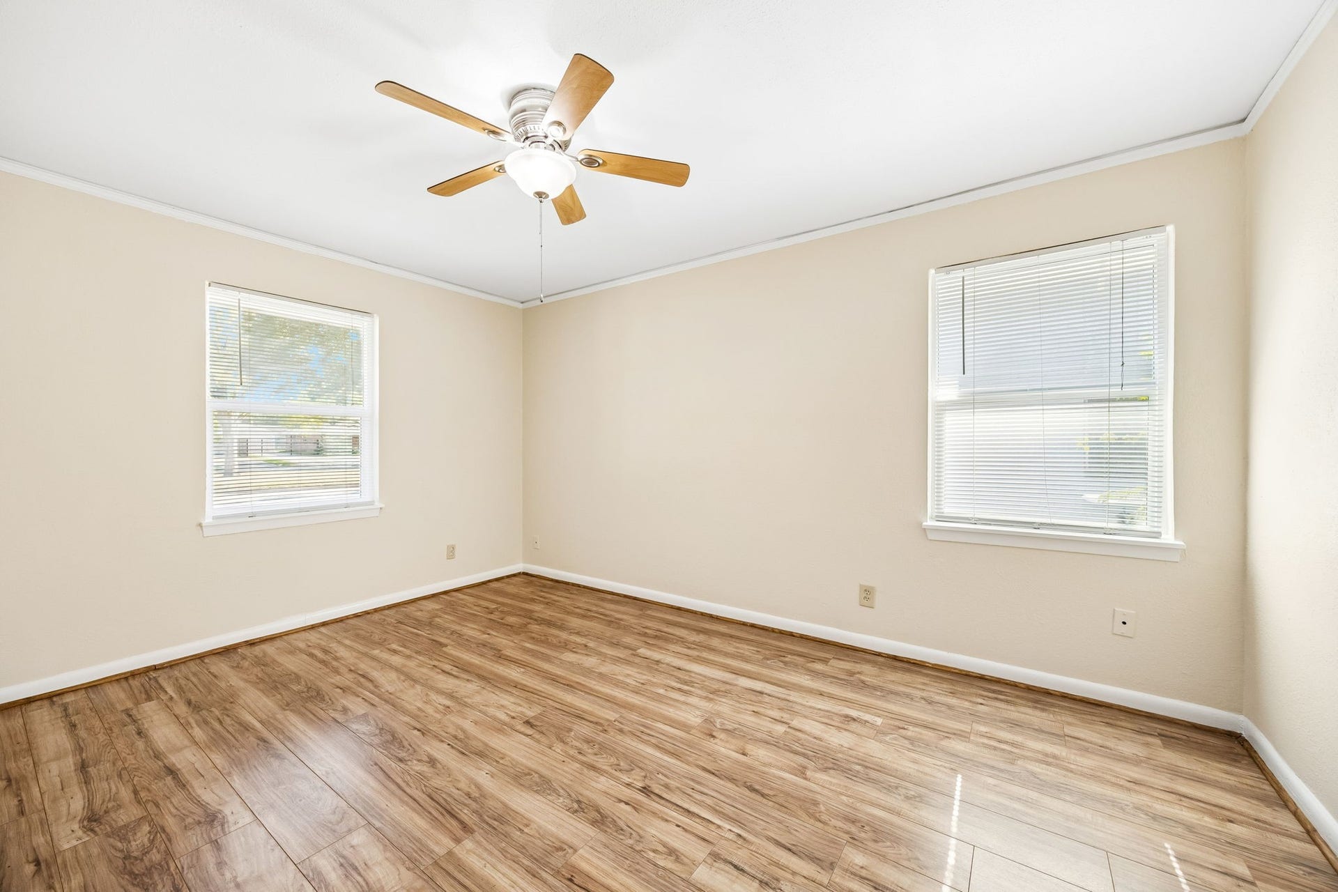 5226 W Bellfort Avenue, Houston, TX 77035 5226 W Bellfort Avenue, Houston, TX 77035