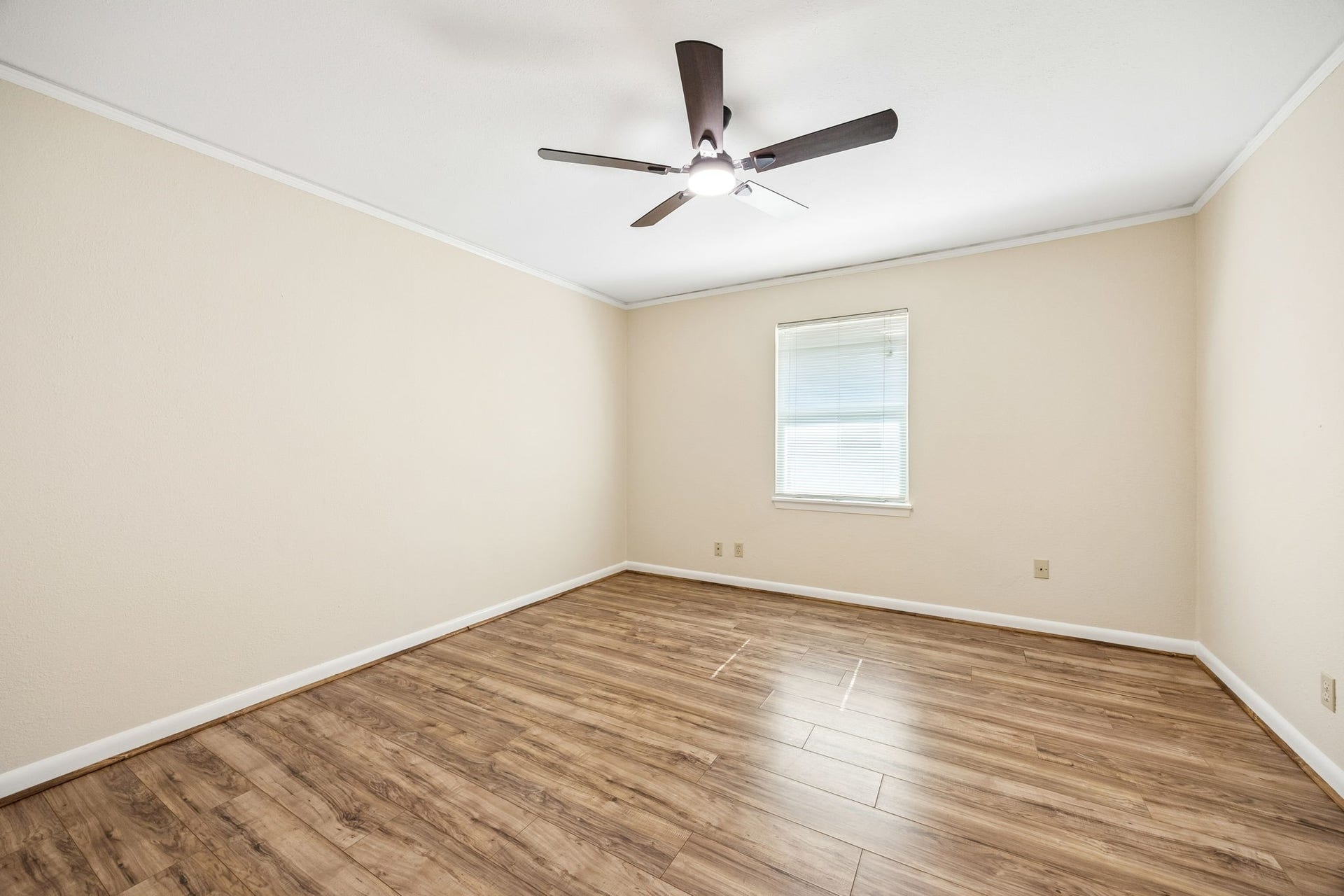5226 W Bellfort Avenue, Houston, TX 77035 5226 W Bellfort Avenue, Houston, TX 77035