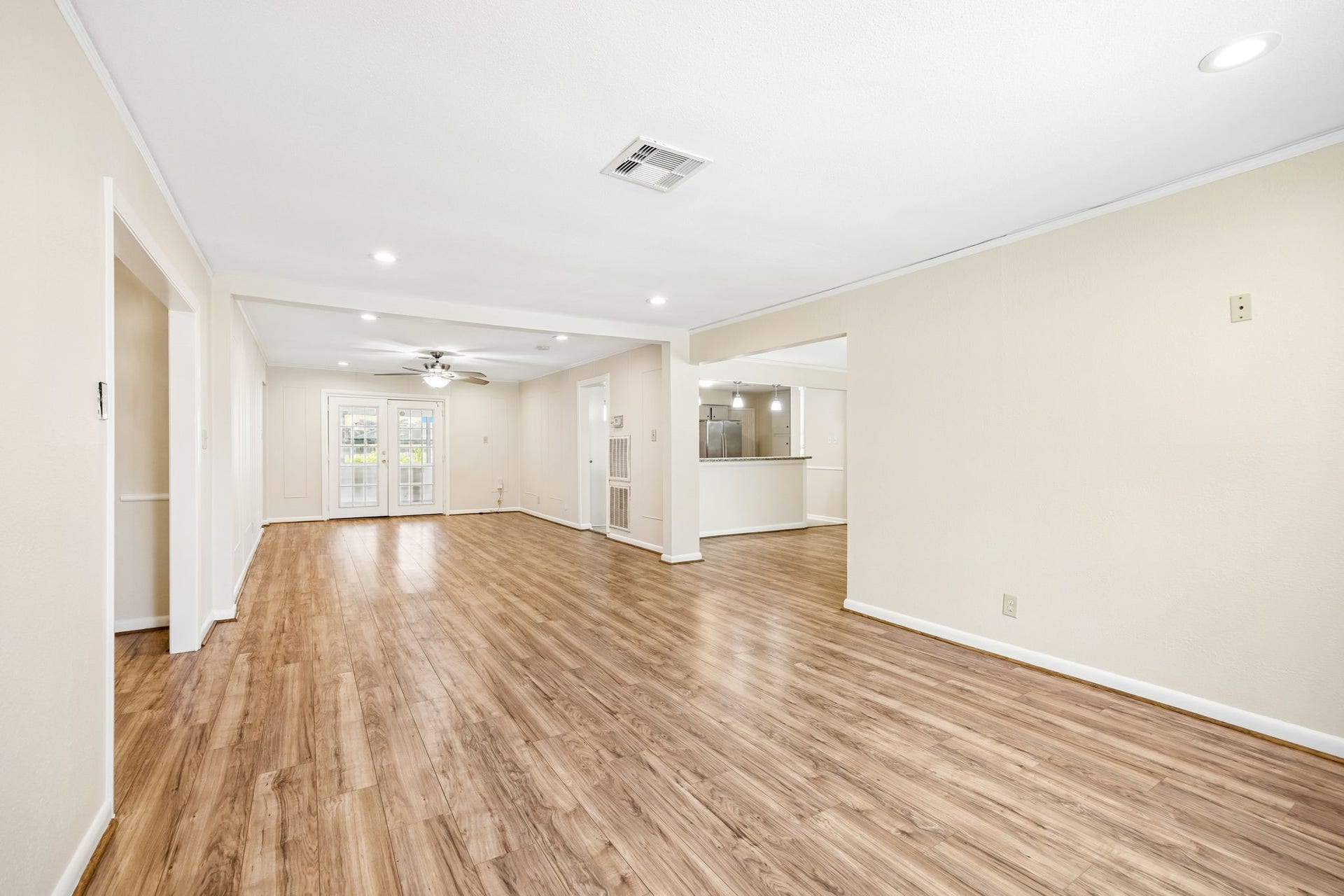 5226 W Bellfort Avenue, Houston, TX 77035 5226 W Bellfort Avenue, Houston, TX 77035
