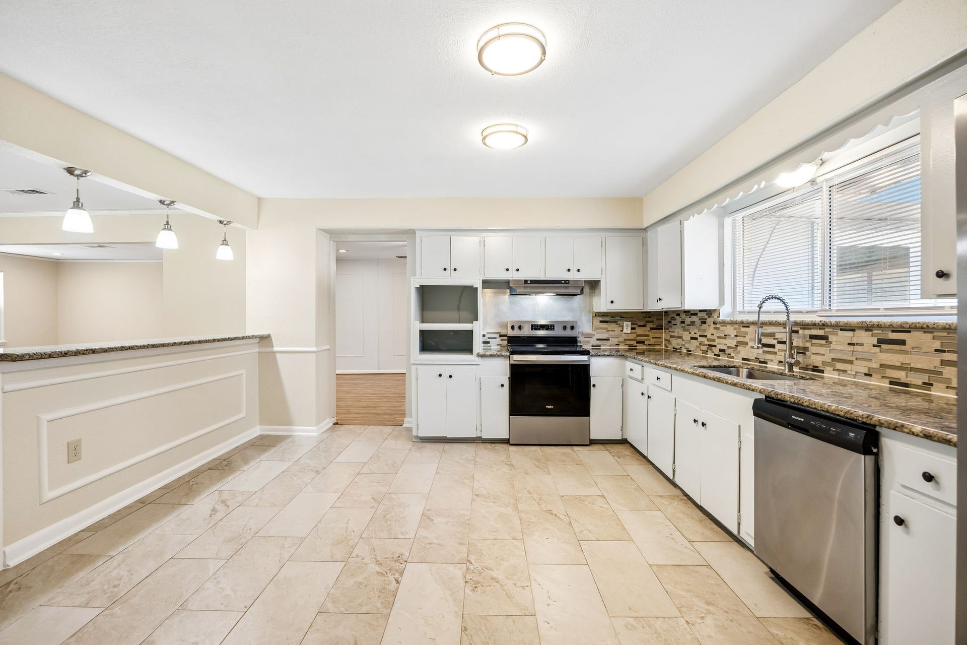 5226 W Bellfort Avenue, Houston, TX 77035 5226 W Bellfort Avenue, Houston, TX 77035