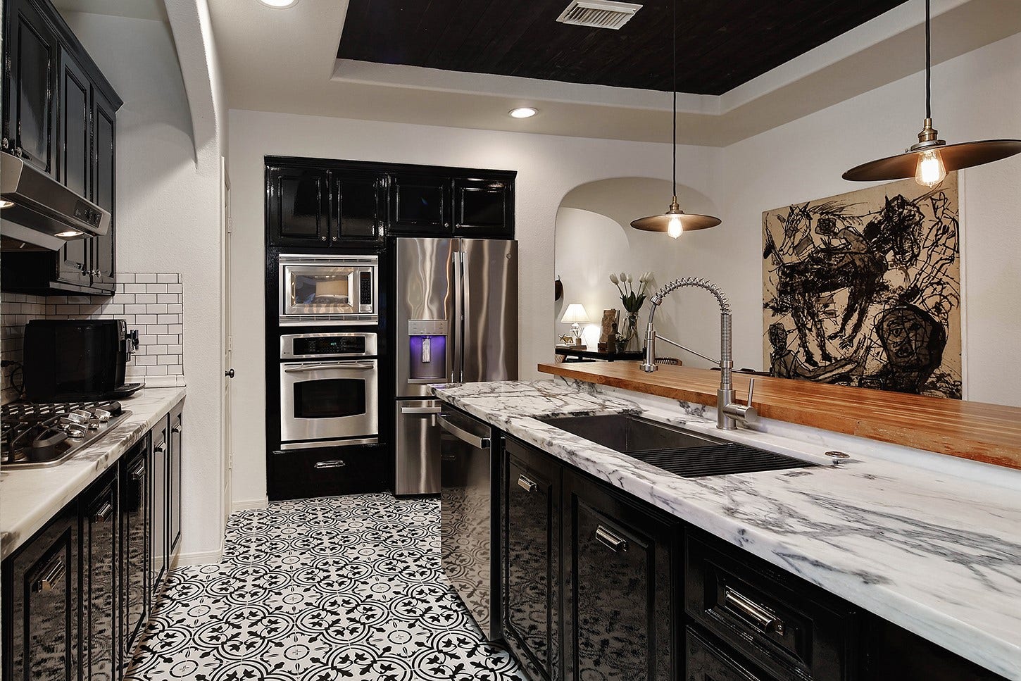 63 DOUVAINE, The Woodlands, TX 77382 63 DOUVAINE, The Woodlands, TX 77382