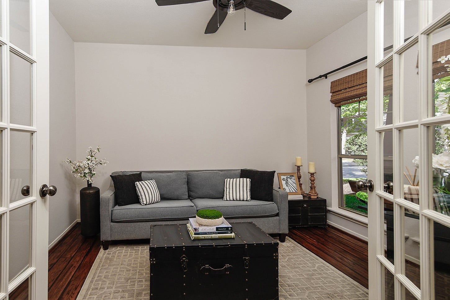 63 DOUVAINE, The Woodlands, TX 77382 63 DOUVAINE, The Woodlands, TX 77382