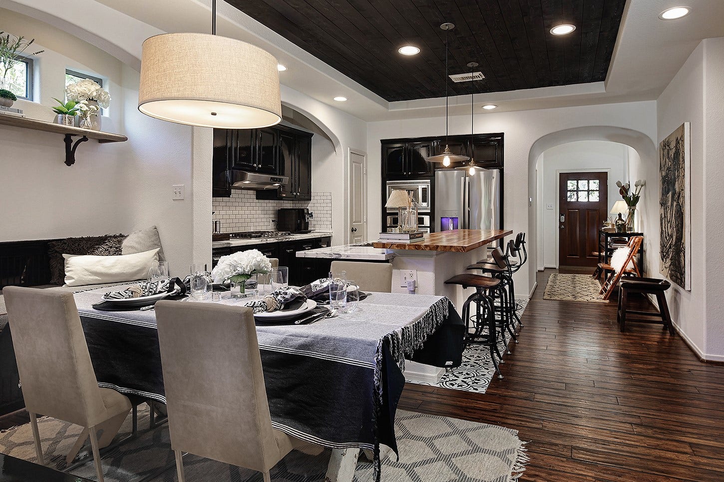 63 DOUVAINE, The Woodlands, TX 77382 63 DOUVAINE, The Woodlands, TX 77382
