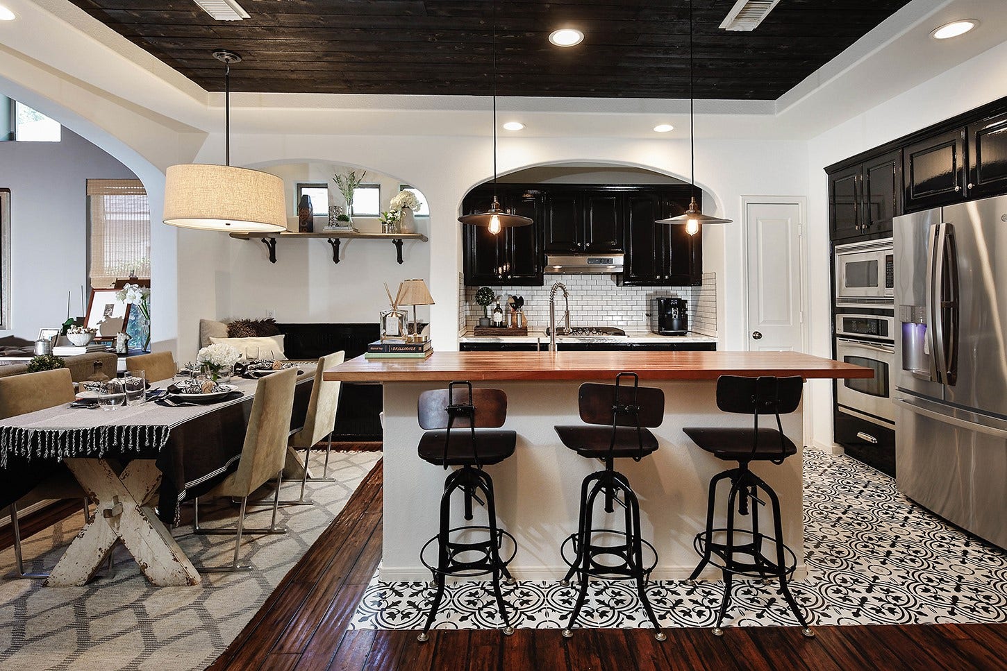 63 DOUVAINE, The Woodlands, TX 77382 63 DOUVAINE, The Woodlands, TX 77382