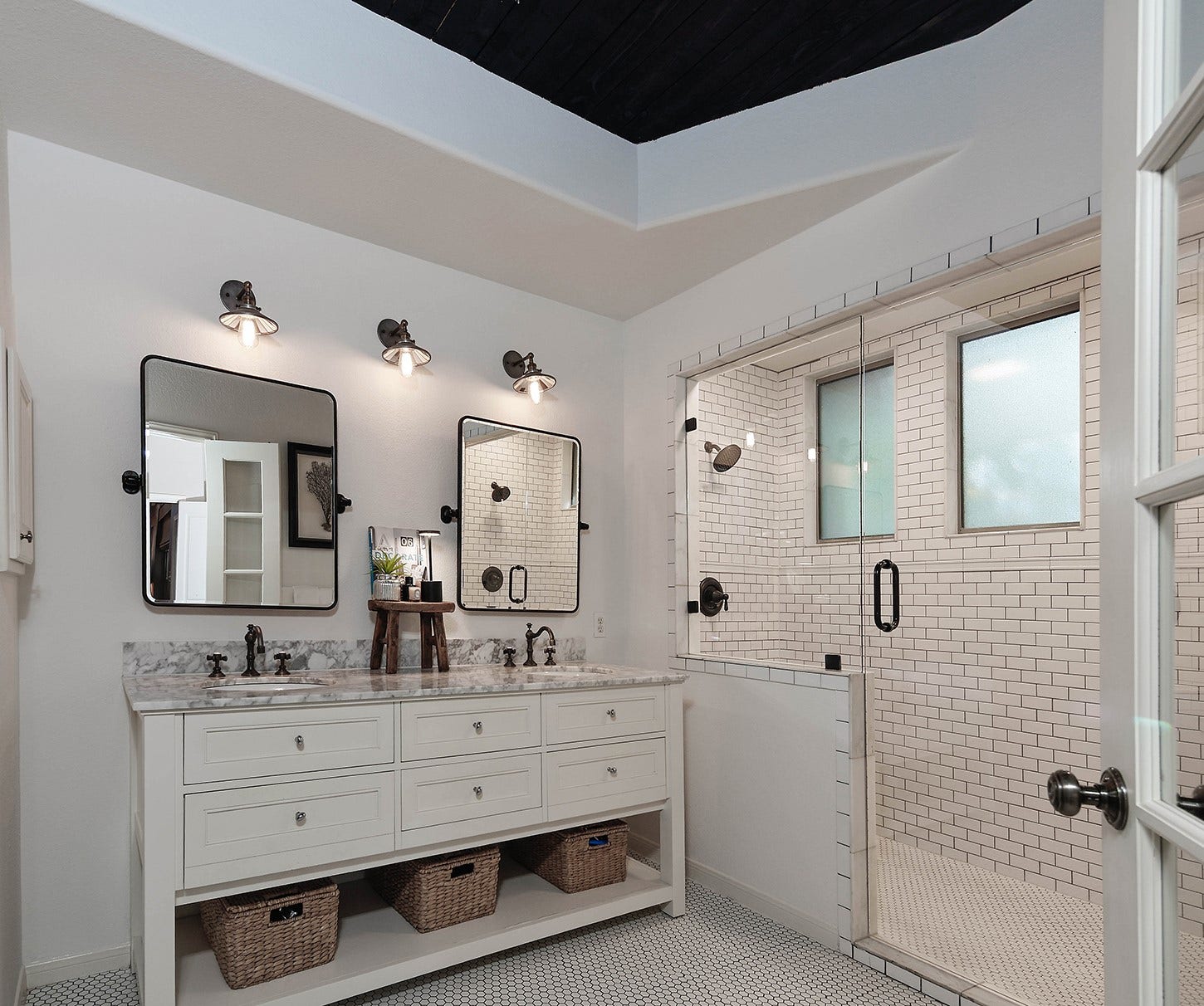 63 DOUVAINE, The Woodlands, TX 77382 63 DOUVAINE, The Woodlands, TX 77382
