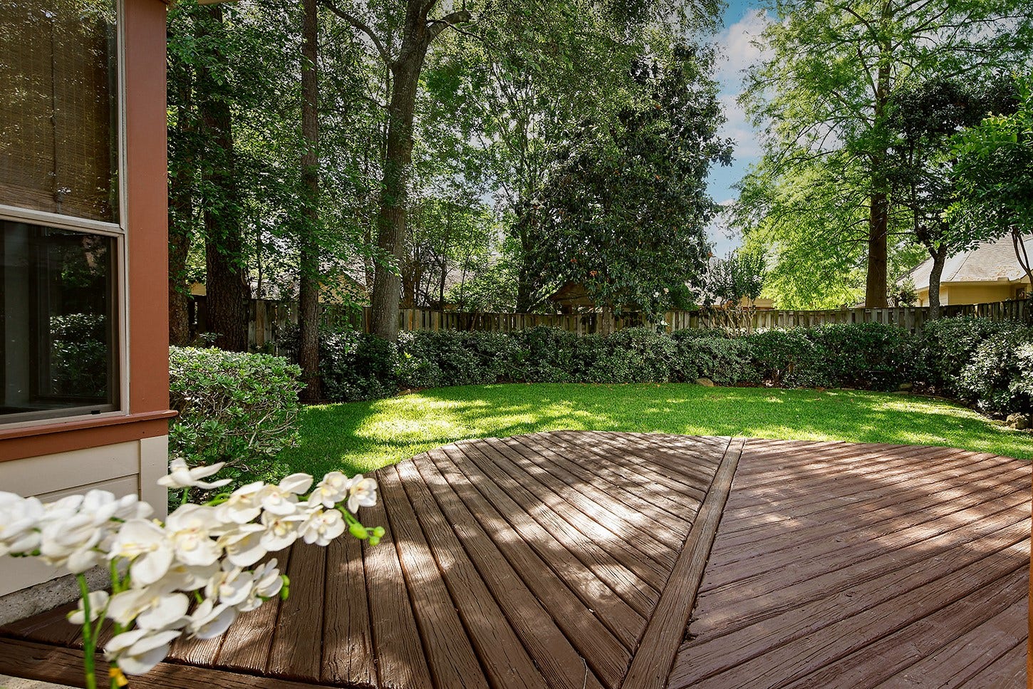 63 DOUVAINE, The Woodlands, TX 77382 63 DOUVAINE, The Woodlands, TX 77382