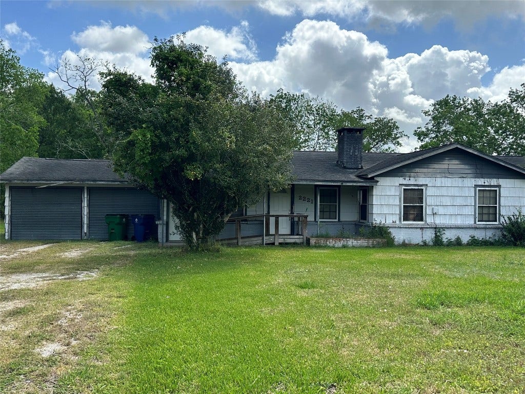 2221 S Front Street, Angleton, TX 77515 2221 S Front Street, Angleton, TX 77515