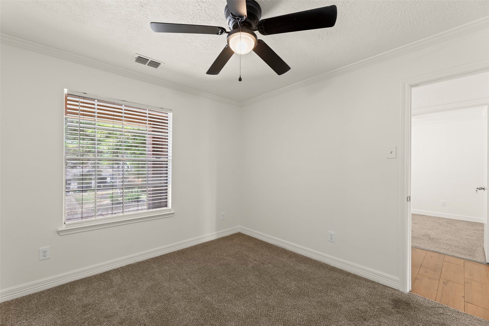 11430 Weathering Oaks Drive, Houston, TX 77066