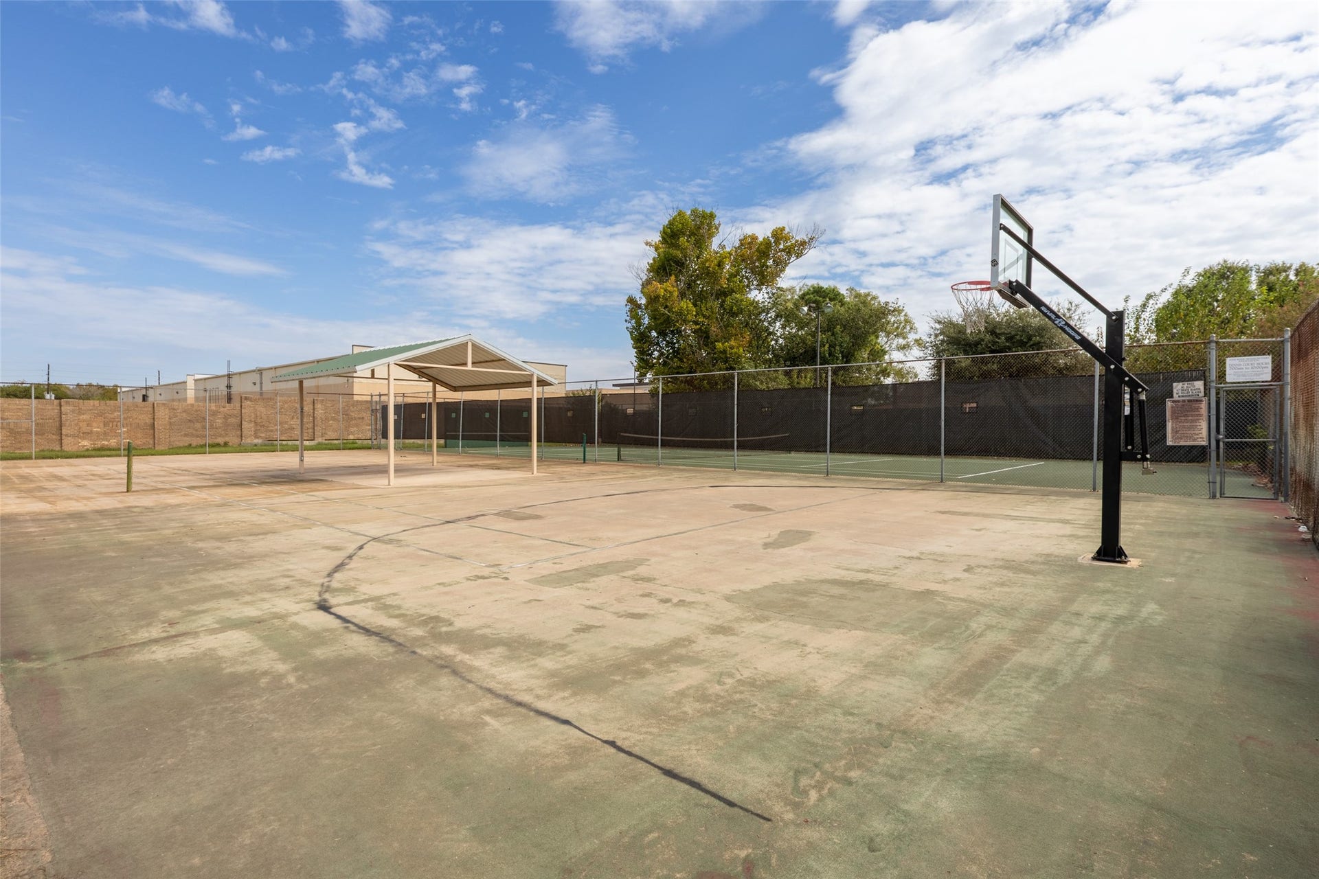 11430 Weathering Oaks Drive, Houston, TX 77066