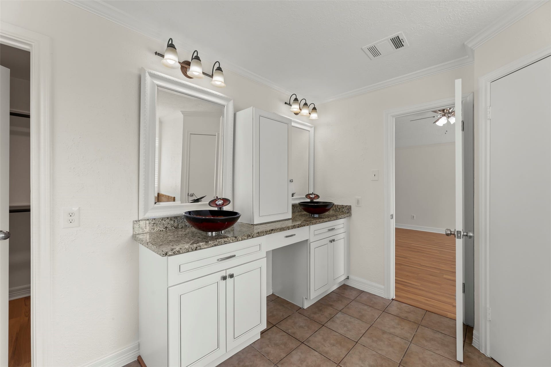 11430 Weathering Oaks Drive, Houston, TX 77066