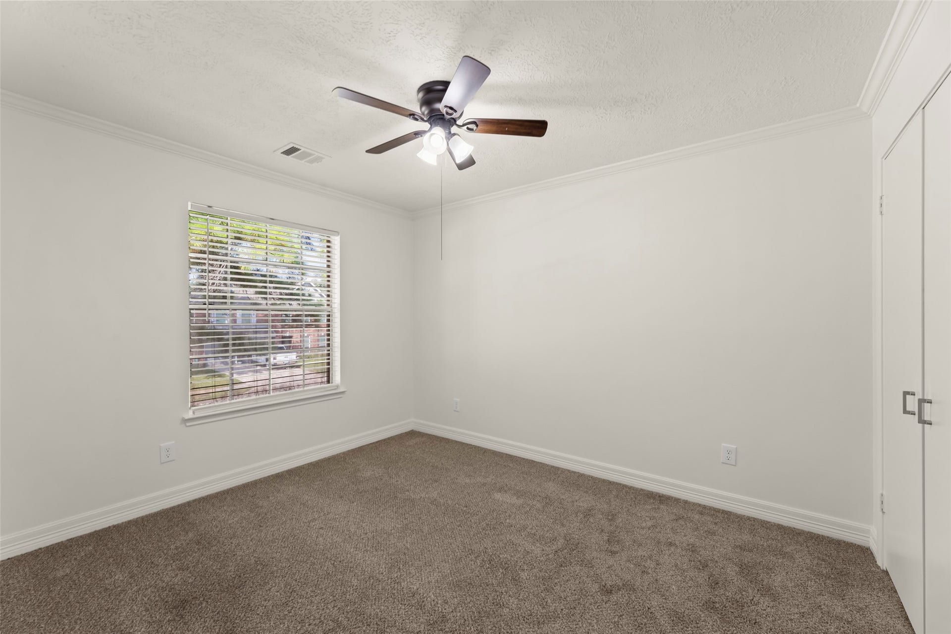 11430 Weathering Oaks Drive, Houston, TX 77066