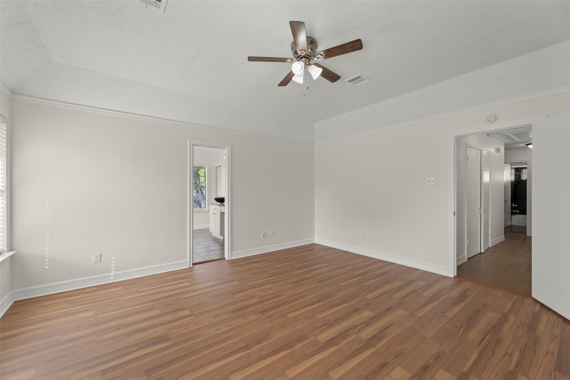 11430 Weathering Oaks Drive, Houston, TX 77066