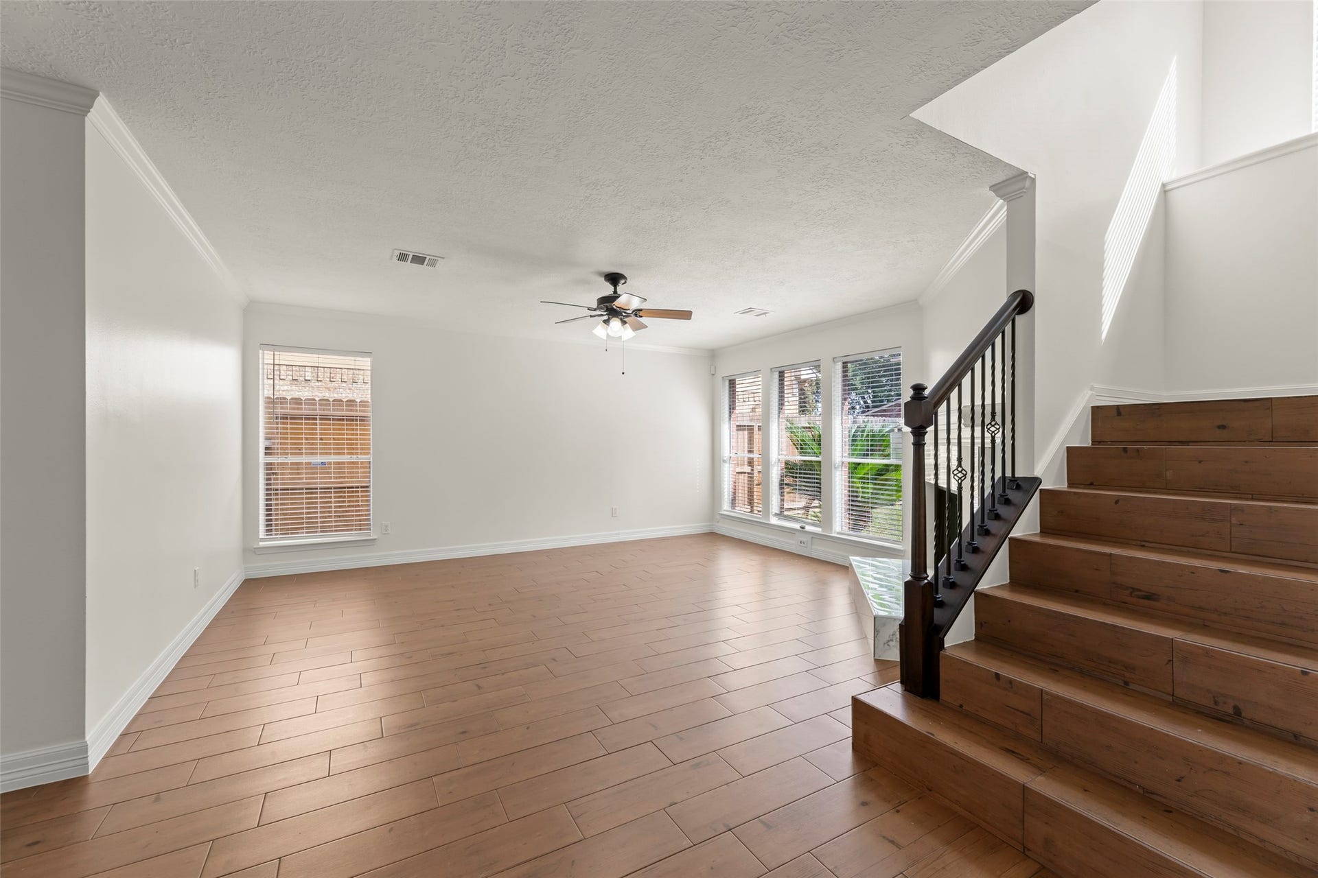 11430 Weathering Oaks Drive, Houston, TX 77066
