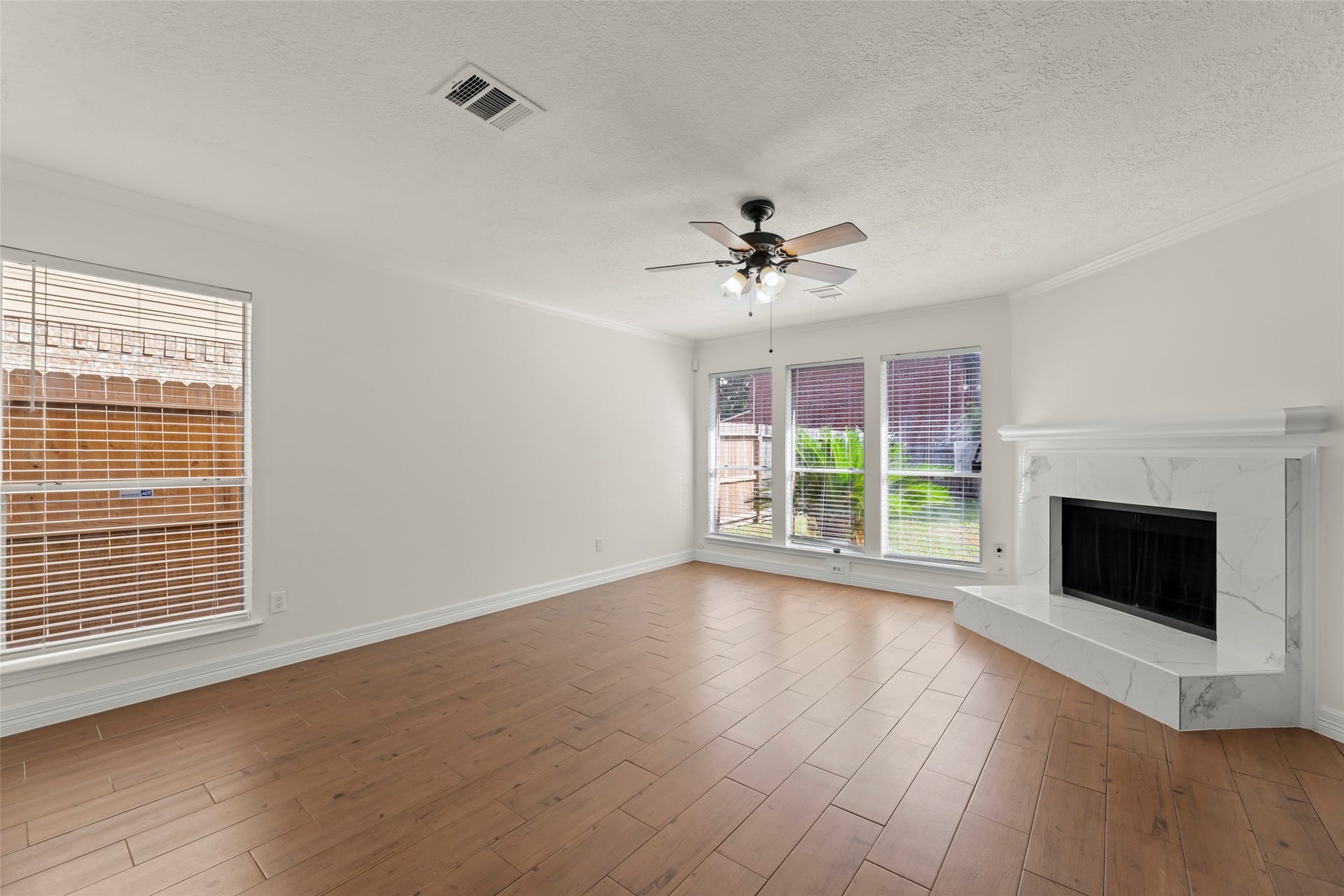 11430 Weathering Oaks Drive, Houston, TX 77066