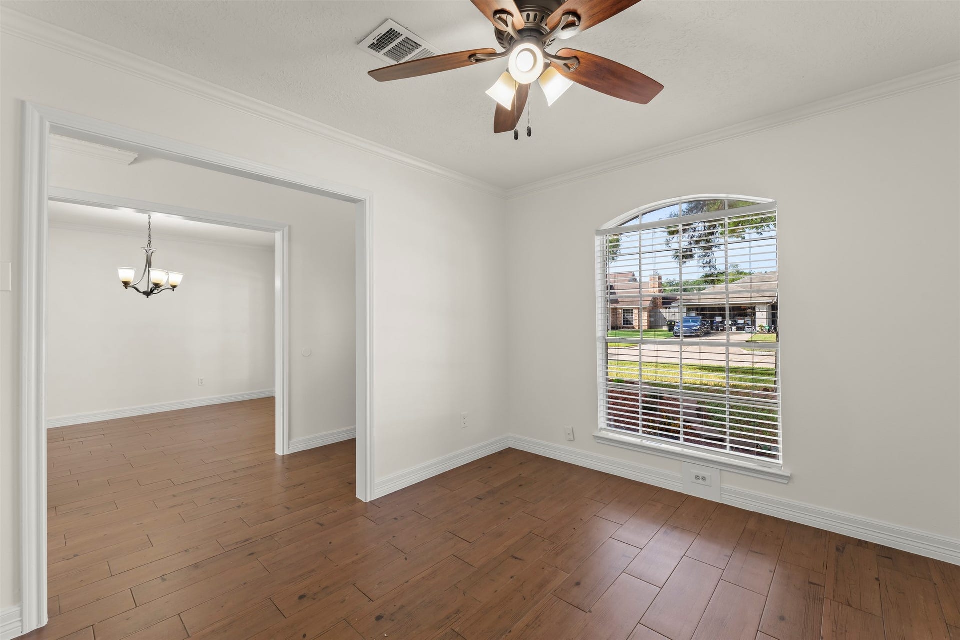 11430 Weathering Oaks Drive, Houston, TX 77066
