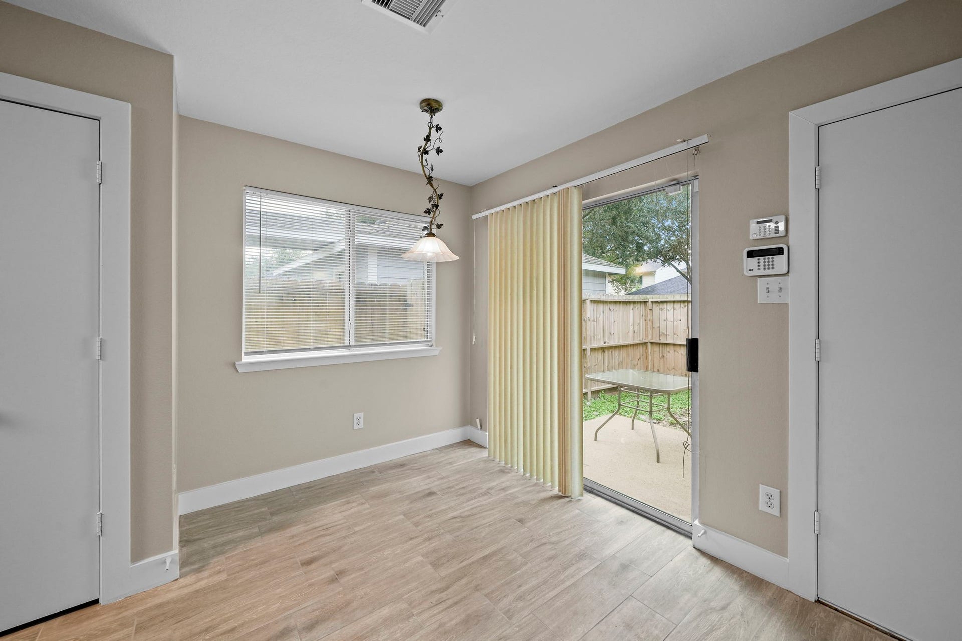10647 Cobblecreek Way, Missouri City, TX 77459 Breakfast room