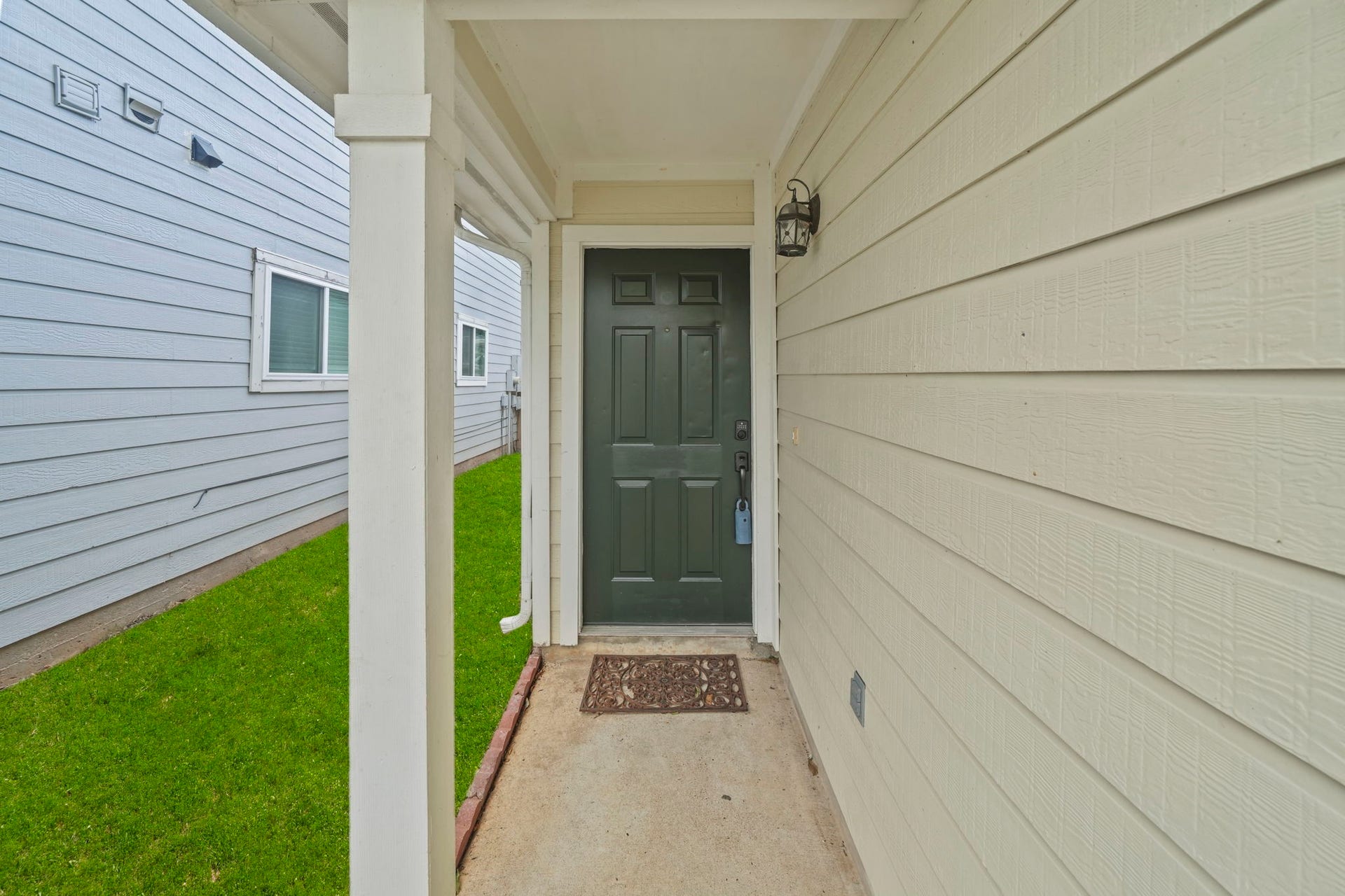 10647 Cobblecreek Way, Missouri City, TX 77459 Covered front entryway