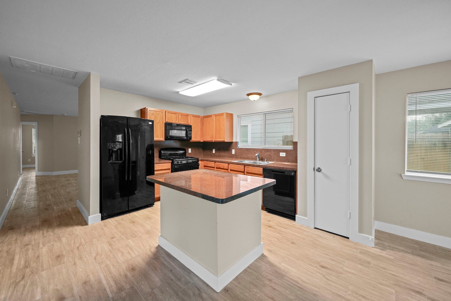 10647 Cobblecreek Way, Missouri City, TX 77459 Refrigerator included.