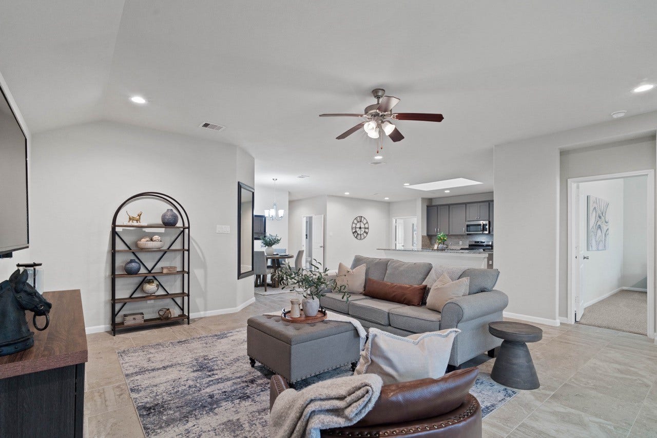 10110 Whitney Reach Drive, Rosharon, TX 77583 Spacious Family Room