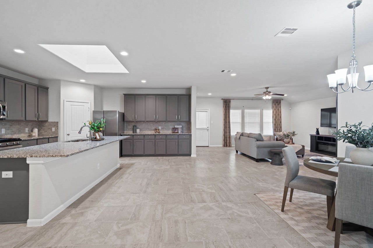 10110 Whitney Reach Drive, Rosharon, TX 77583 Great space for entertaining!