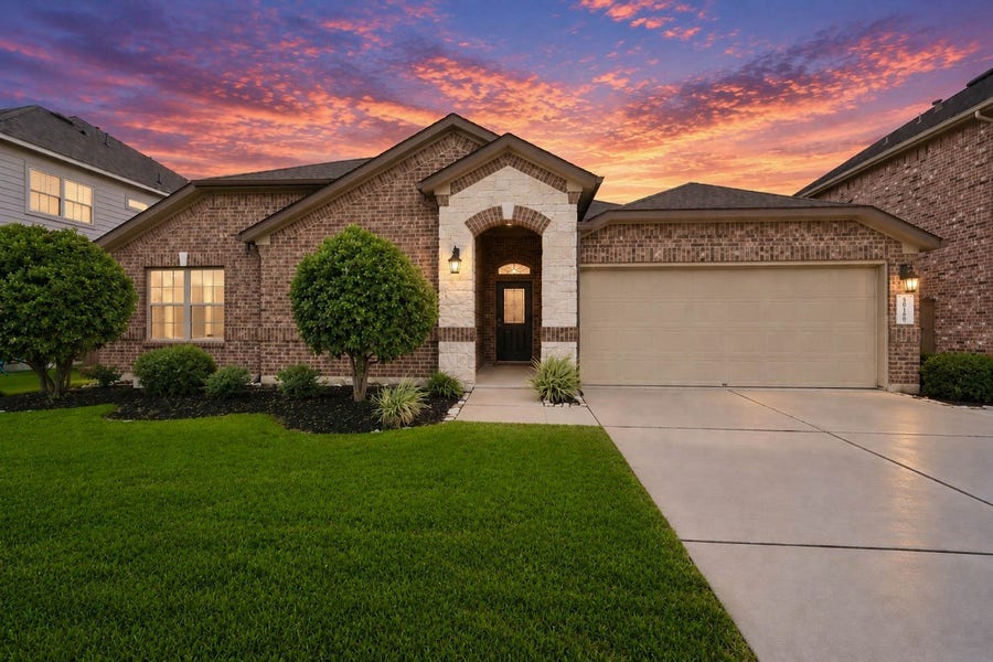 Property photo for 10110 Whitney Reach Drive, Rosharon, TX
