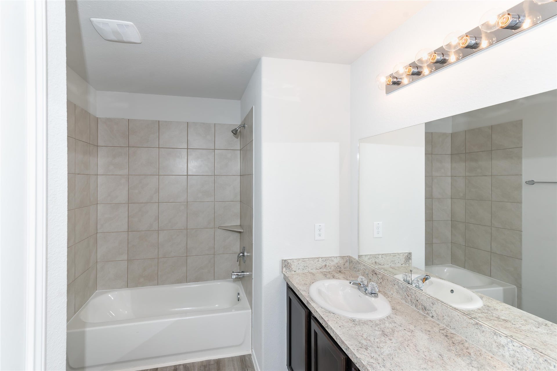 24447 Dolce Marina Court, Katy, TX 77493 Photos may be representative of the floor plan and not the exact home. Finishes, layout, and features of the actual property for lease may vary.