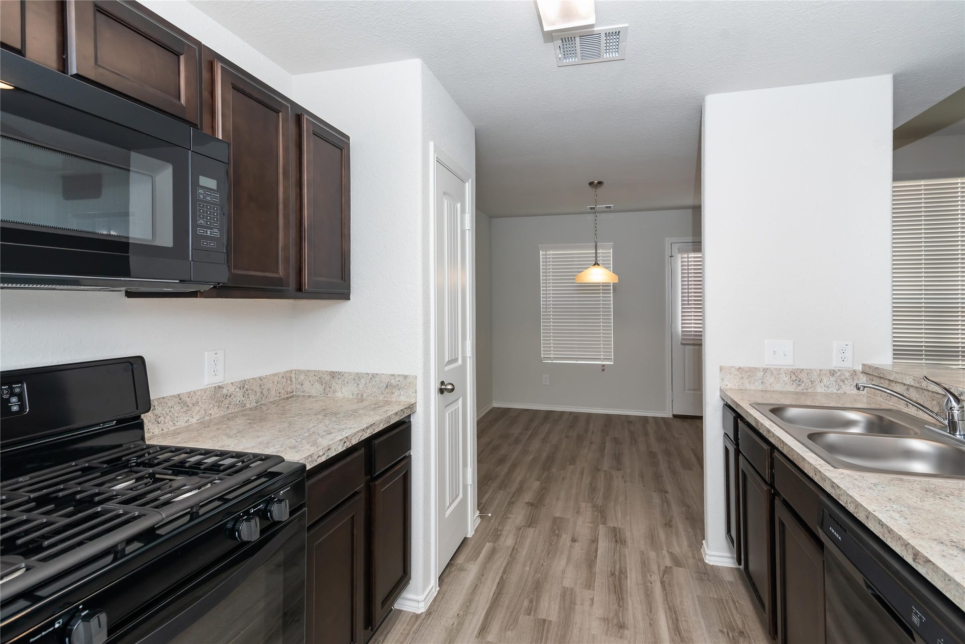 24447 Dolce Marina Court, Katy, TX 77493 Photos may be representative of the floor plan and not the exact home. Finishes, layout, and features of the actual property for lease may vary.