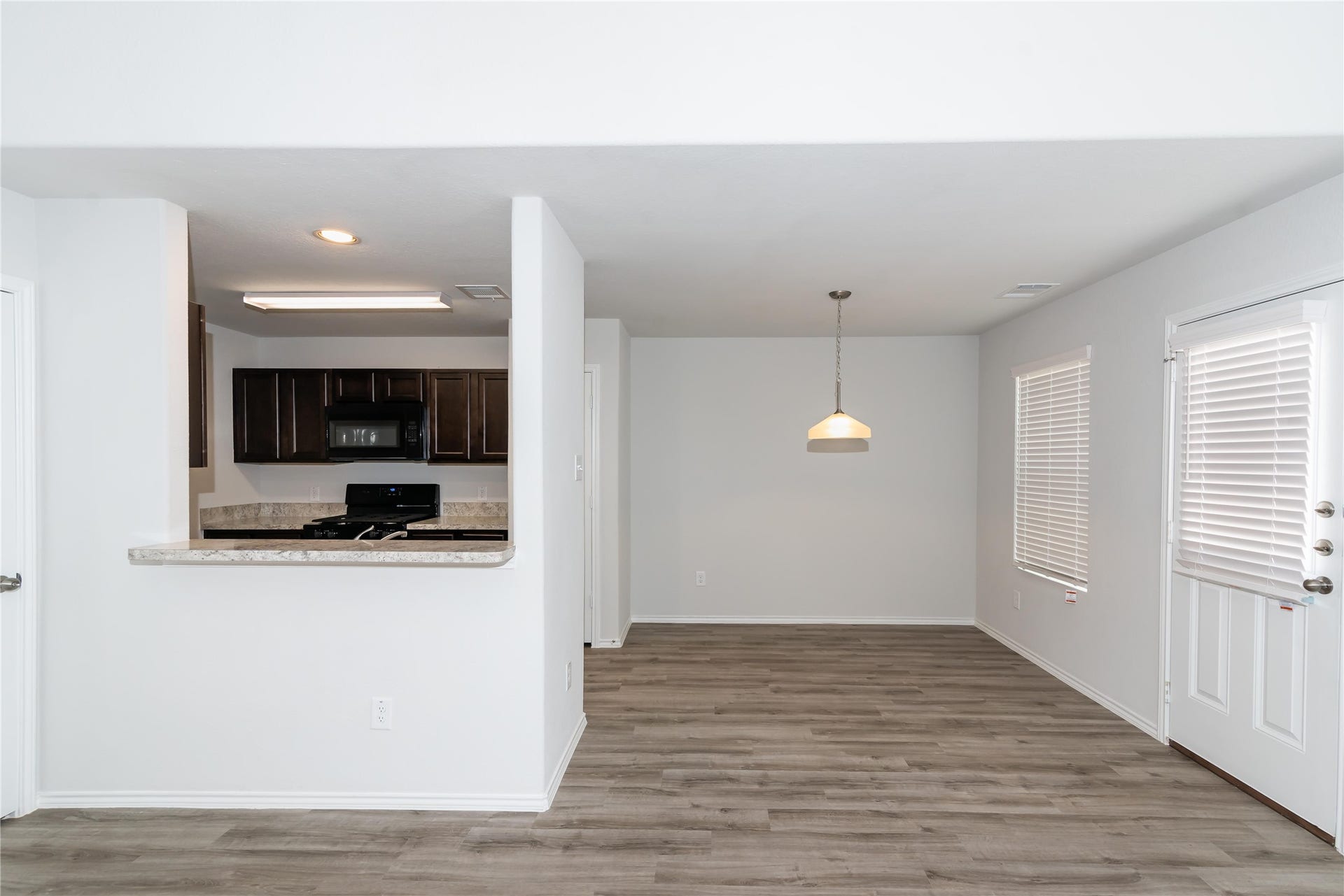 24447 Dolce Marina Court, Katy, TX 77493 Photos may be representative of the floor plan and not the exact home. Finishes, layout, and features of the actual property for lease may vary.