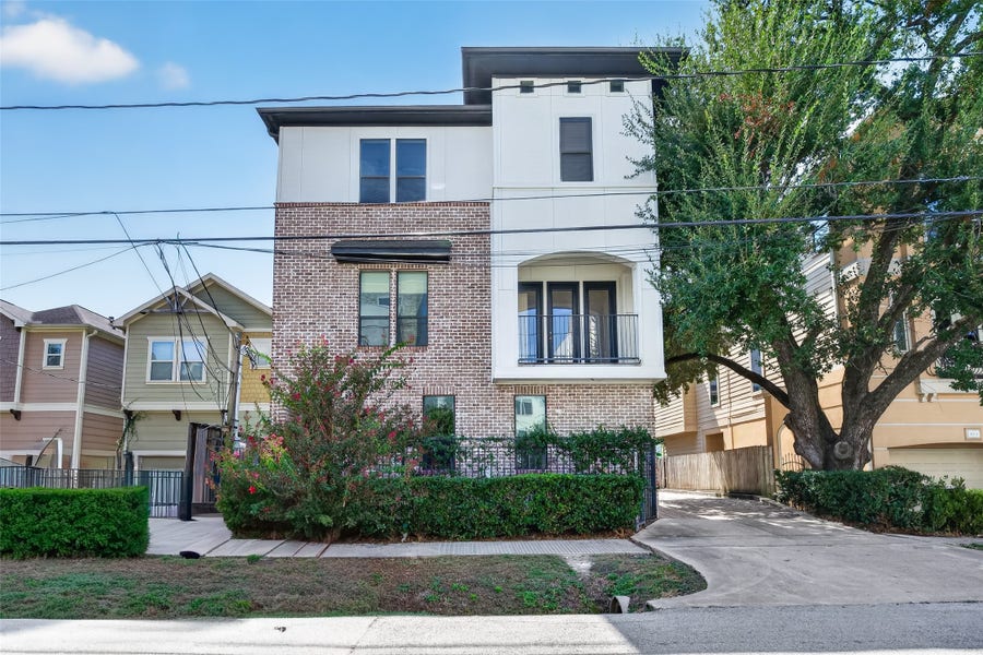 Property photo for 5617 Kiam Street, Houston, TX