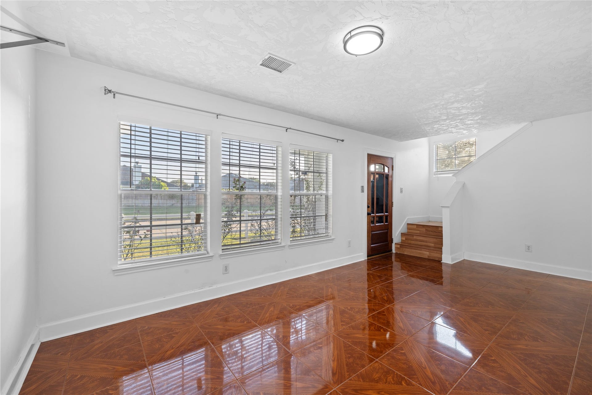 15903 S Alley Court, Houston, TX 77082 15903 S Alley Court, Houston, TX 77082